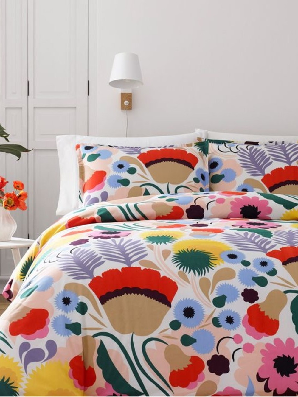 Call spring! Marimekko Ojakellukka Cotton Reversible Comforter Set - Full/Queen